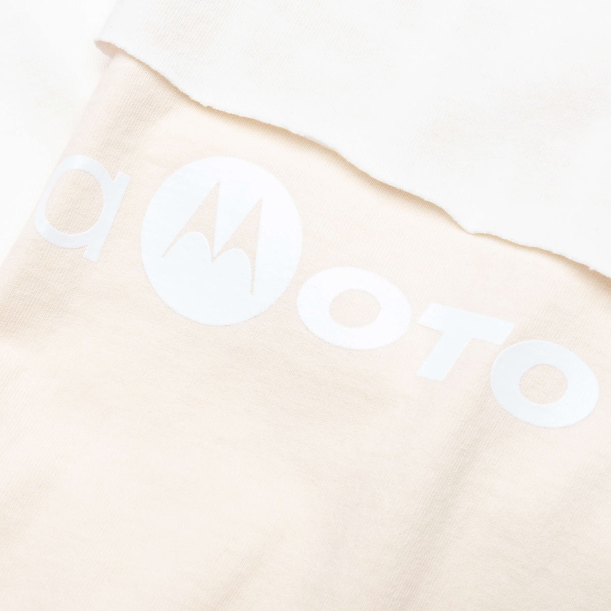 Online Graphic L/S Tee - White
