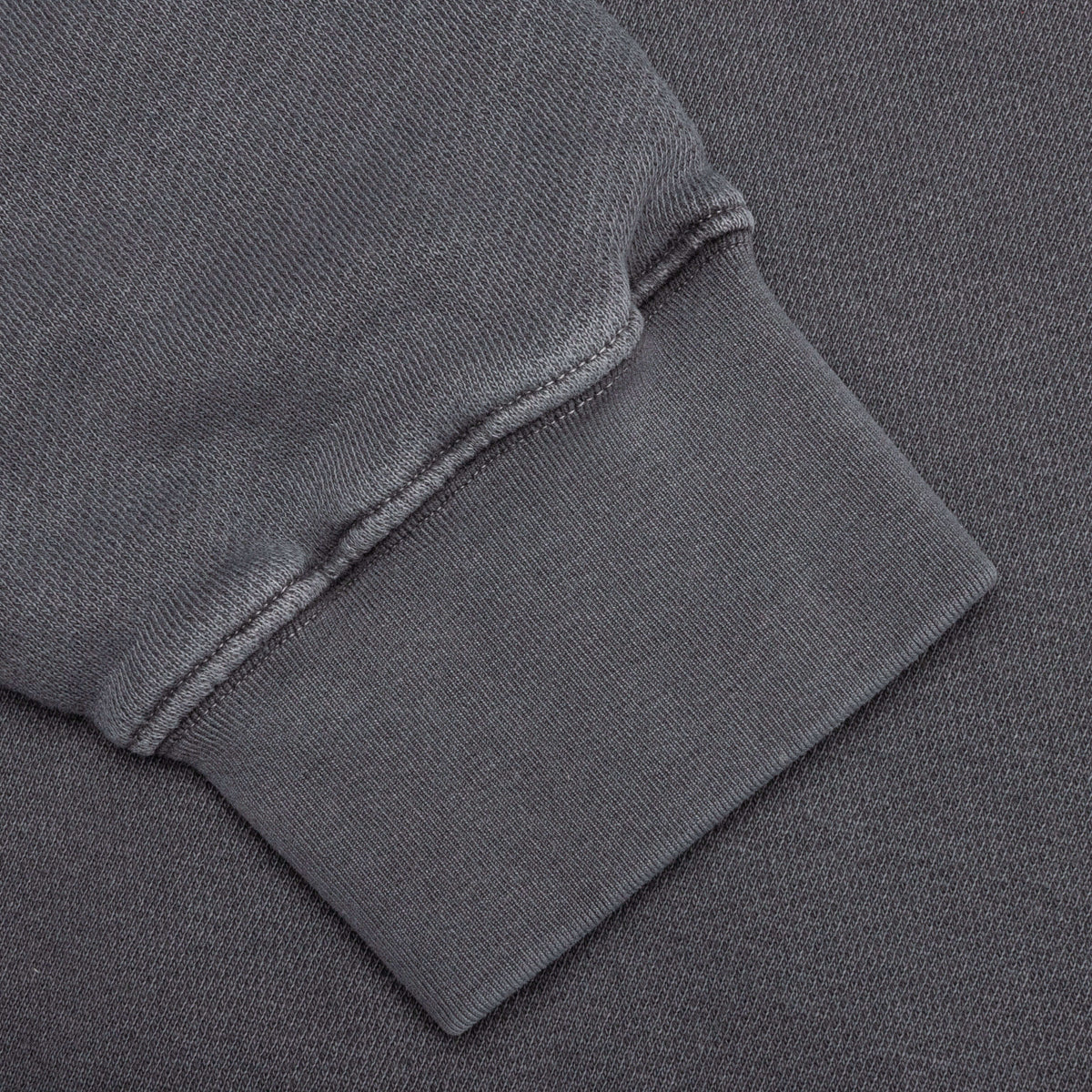 GD Curved Logo Crew - Black/White