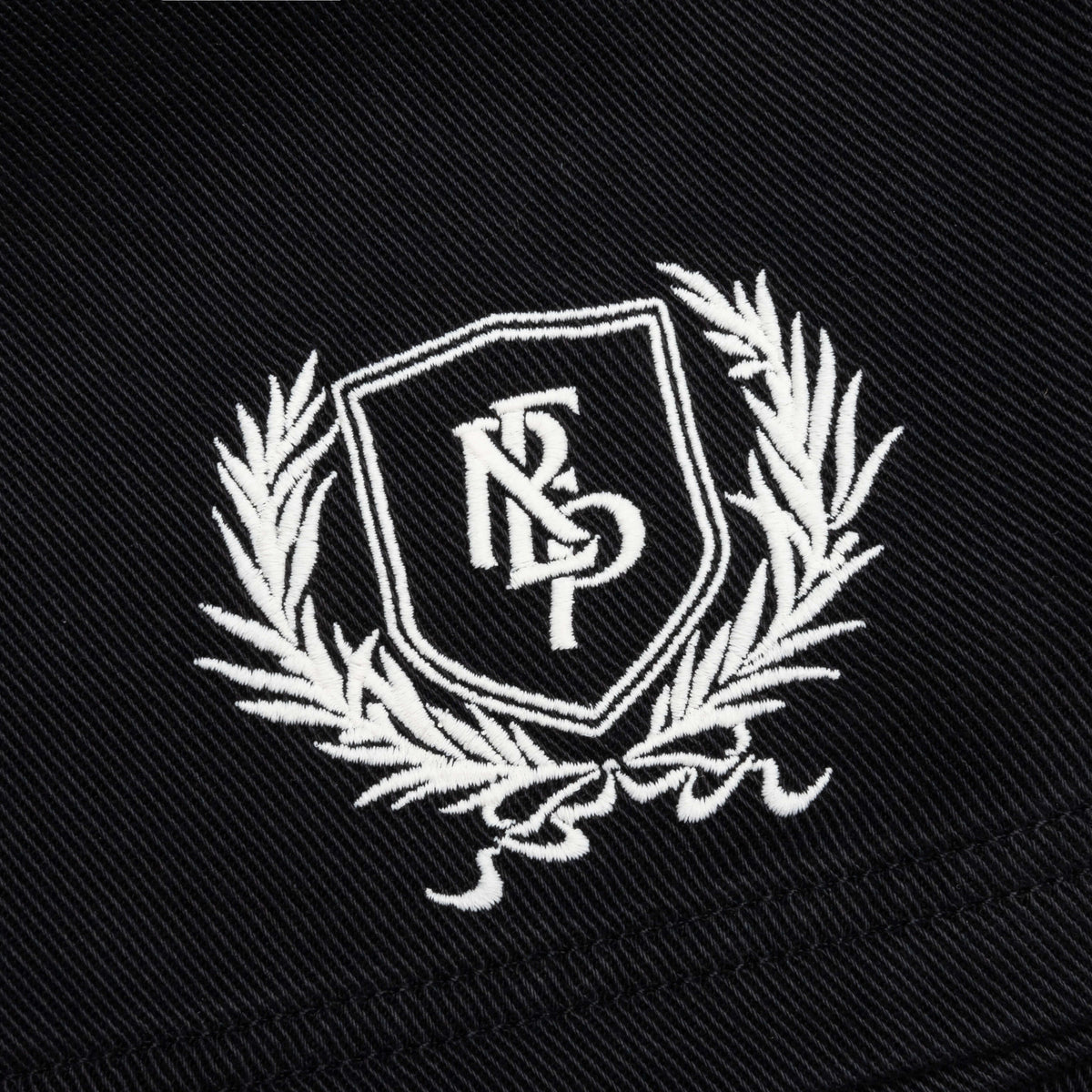 Crest Short - Jet Black