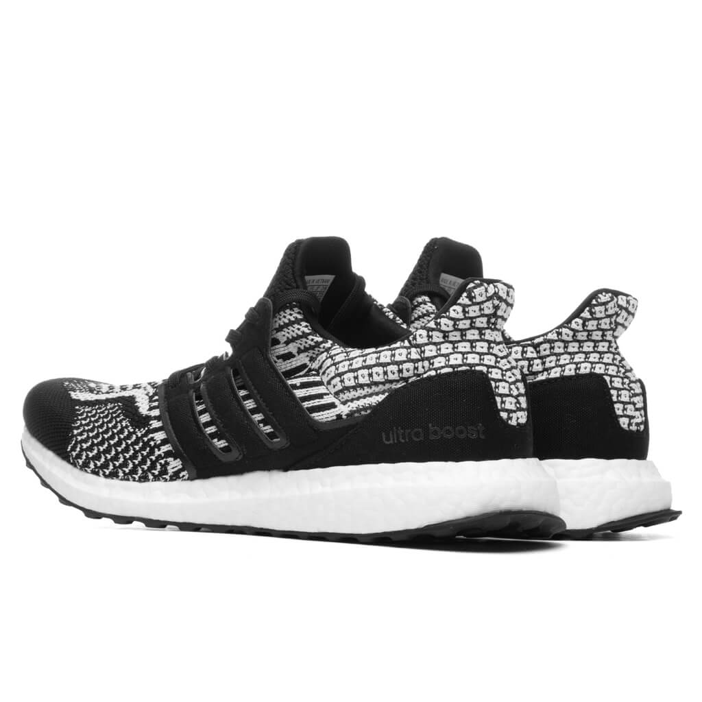 Women's Ultraboost 5.0 DNA - Core Black/Cloud White