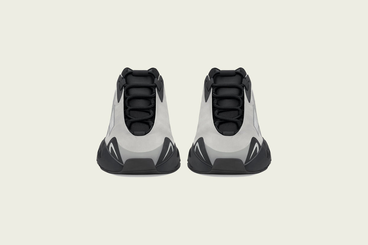 Yeezy 700 MNVN - Metallic