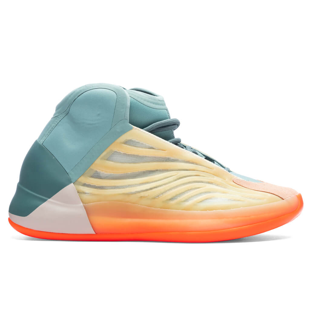 Yeezy Quantum - Hi-Res Coral