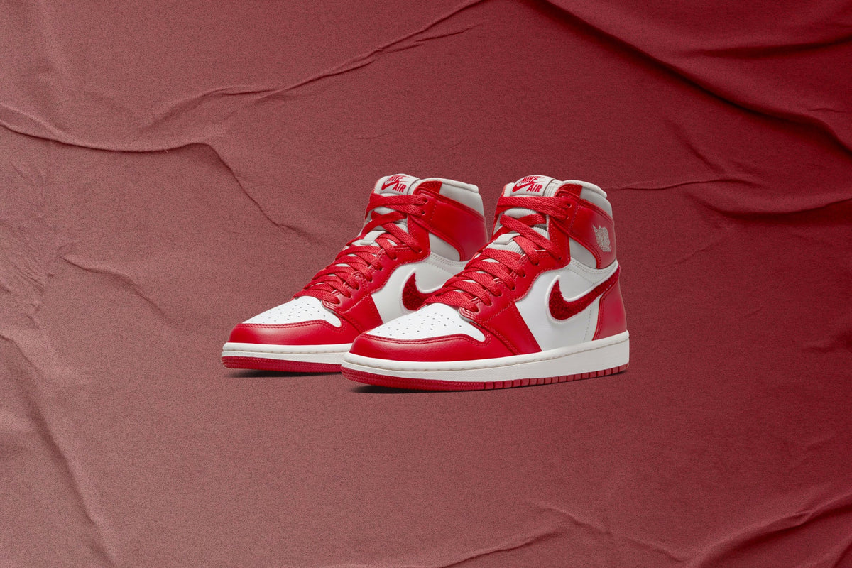 Women's Air Jordan 1 Retro High OG 'Varsity Red' - Light Iron Ore/Varsity Red/Sail