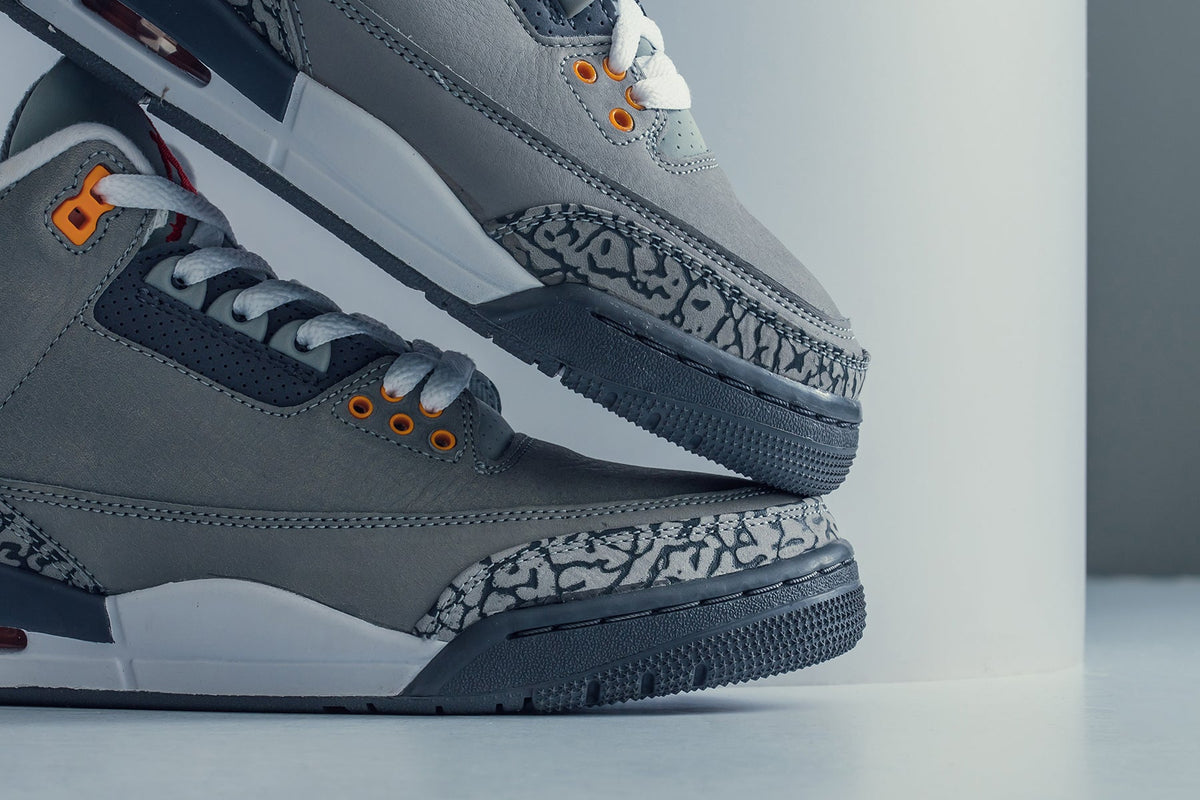 Air Jordan 3 Retro "Cool Grey" - Silver/Sport Red