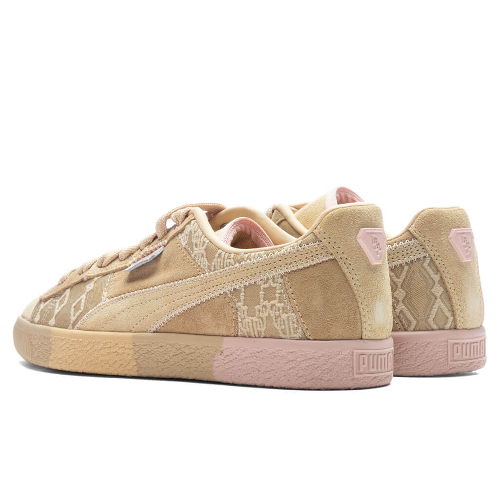 Puma x Dapper Dan Women's Clyde Pre-Game Runway - Croissant/Rose Dust