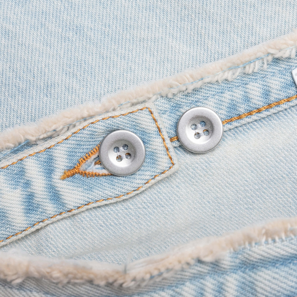 Cutted Belt Low Rise Denim Shorts - Pale Blue