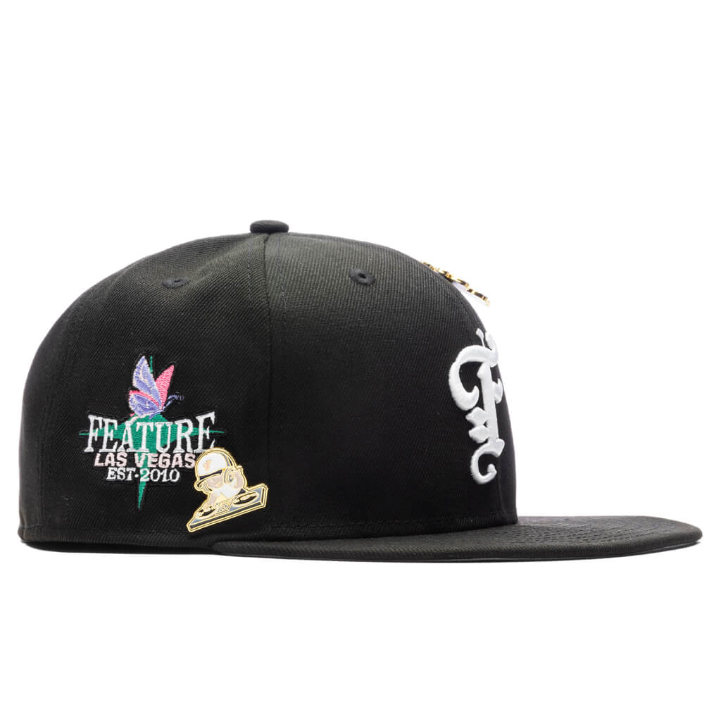 Feature x New Era Old English Plaza Fitted - Black/Snow Grey