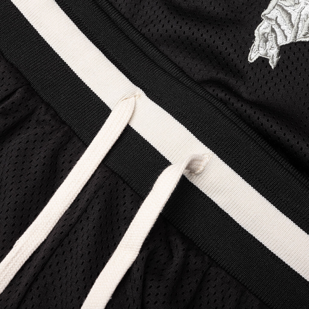 Market International Game Shorts - Black
