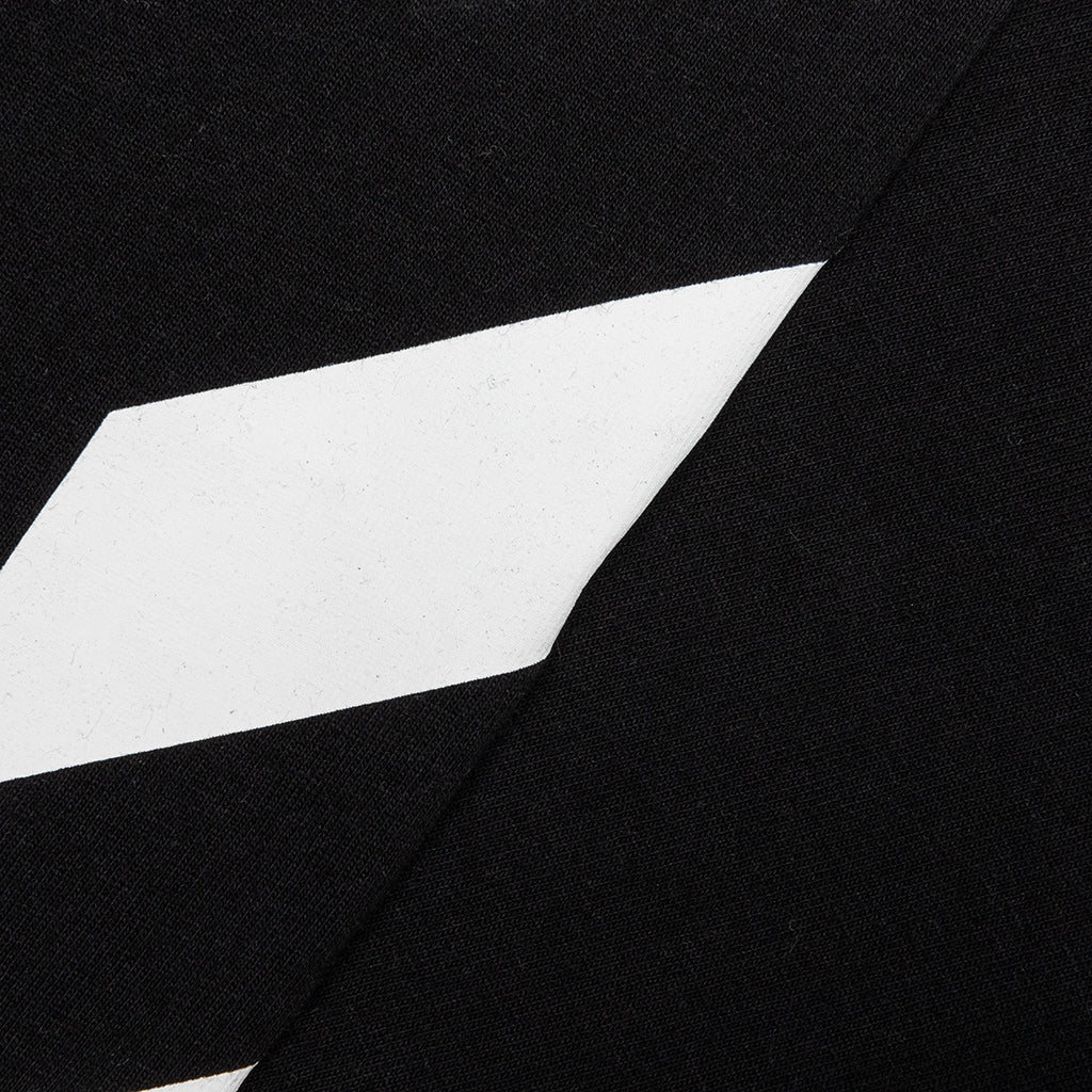 Diag Arrow Skate L/S Tee - Black/White
