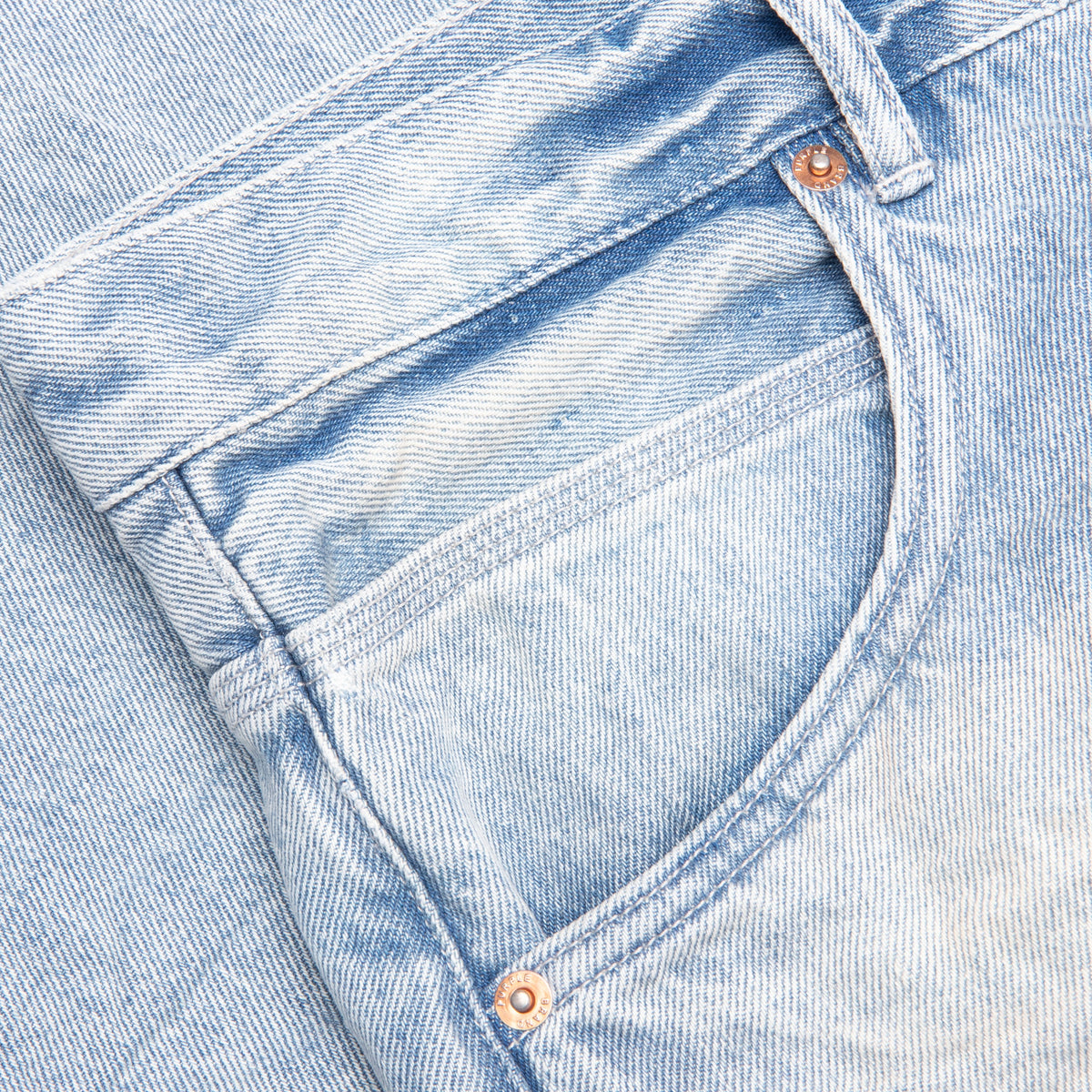 P018 - Worn Light Indigo