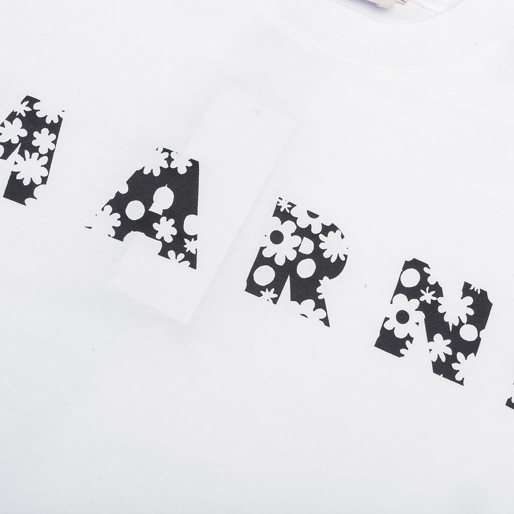 Pop Fields Logo T-Shirt - Lily/White