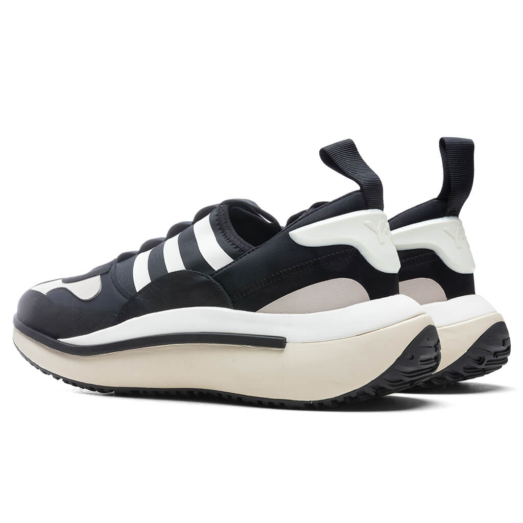 Qisan Cozy - Black/Core White/Chalk Pearl