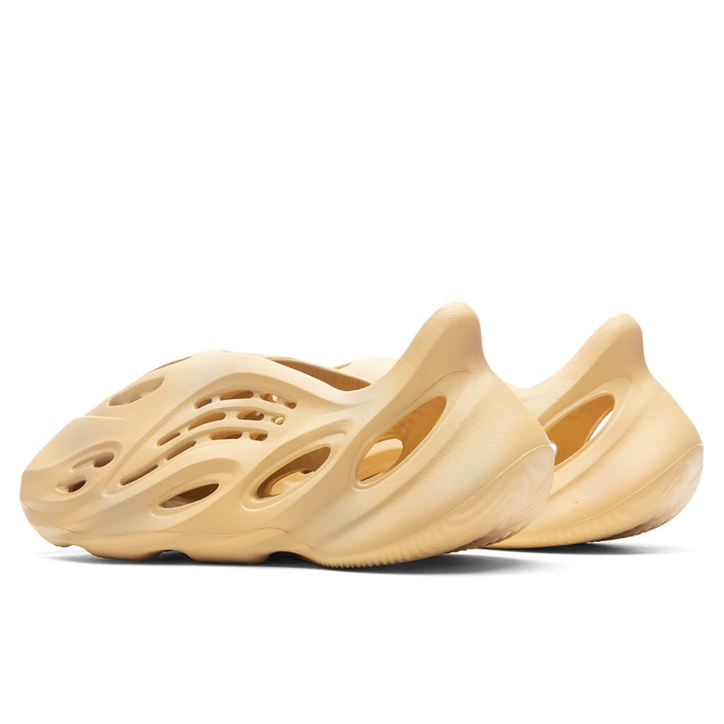 Yeezy Foam RNR - Desert Sand